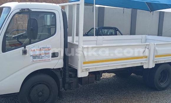 Acheter Occasion Utilitaire Toyota Dyna Blanc à Beitbridge, Matabeleland South Acheter Occasion Utilitaire Toyota Dyna Blanc à Beitbridge, Matabeleland South