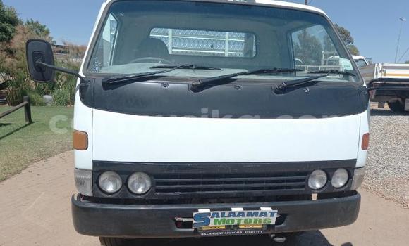 Buy Used Nissan UD White Truck in Beitbridge in Matabeleland South Buy Used Nissan UD White Truck in Beitbridge in Matabeleland South