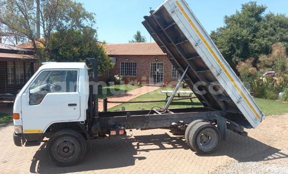 Buy Used Nissan UD White Truck in Beitbridge in Matabeleland South Buy Used Nissan UD White Truck in Beitbridge in Matabeleland South