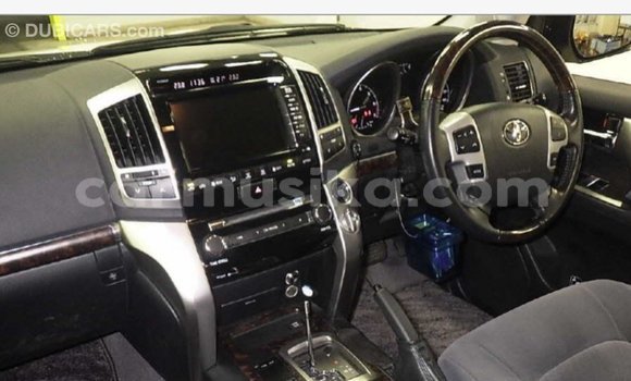 Tenga Imported Toyota Land Cruiser Chena Mota in Import - Dubai in Harare Tenga Imported Toyota Land Cruiser Chena Mota in Import - Dubai in Harare