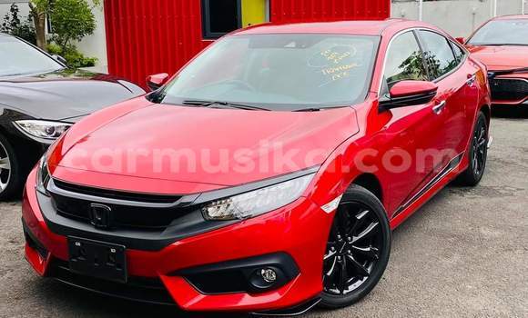 Nunua Ilio tumika Honda Civic Nyekundu Gari ndani ya Harare nchini Harare