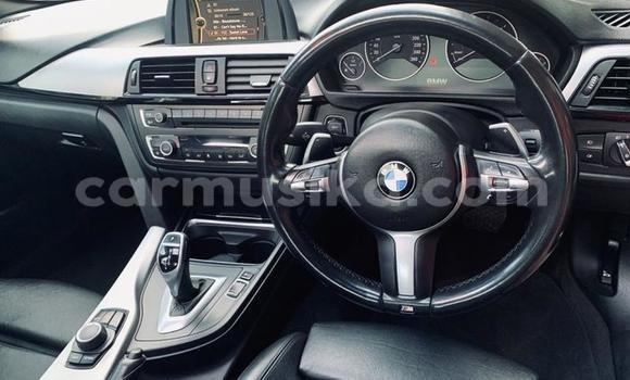 Tenga Tsaru BMW 3–Series Tsvuku Mota in Beitbridge in Matabeleland South Tenga Tsaru BMW 3–Series Tsvuku Mota in Beitbridge in Matabeleland South