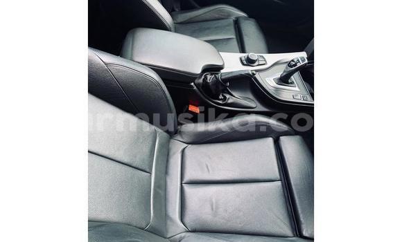 Tenga Tsaru BMW 3–Series Tsvuku Mota in Beitbridge in Matabeleland South Tenga Tsaru BMW 3–Series Tsvuku Mota in Beitbridge in Matabeleland South