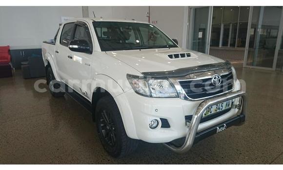 Acheter Occasion Voiture Toyota Hilux Blanc à Beitbridge, Matabeleland South Acheter Occasion Voiture Toyota Hilux Blanc à Beitbridge, Matabeleland South