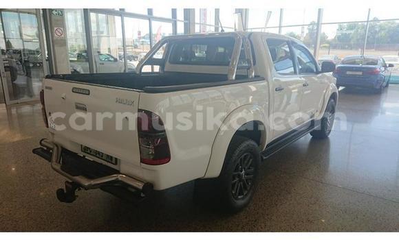 Acheter Occasion Voiture Toyota Hilux Blanc à Beitbridge, Matabeleland South Acheter Occasion Voiture Toyota Hilux Blanc à Beitbridge, Matabeleland South