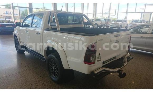 Acheter Occasion Voiture Toyota Hilux Blanc à Beitbridge, Matabeleland South Acheter Occasion Voiture Toyota Hilux Blanc à Beitbridge, Matabeleland South
