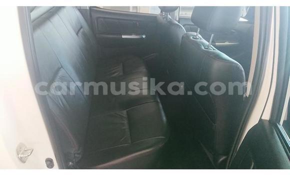 Acheter Occasion Voiture Toyota Hilux Blanc à Beitbridge, Matabeleland South Acheter Occasion Voiture Toyota Hilux Blanc à Beitbridge, Matabeleland South