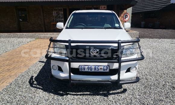 Tenga Tsaru Toyota Hilux Chena Mota in Beitbridge in Matabeleland South Tenga Tsaru Toyota Hilux Chena Mota in Beitbridge in Matabeleland South
