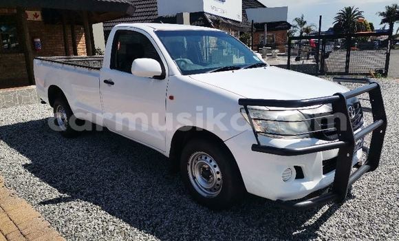 Tenga Tsaru Toyota Hilux Chena Mota in Beitbridge in Matabeleland South Tenga Tsaru Toyota Hilux Chena Mota in Beitbridge in Matabeleland South