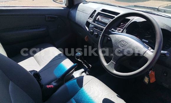 Tenga Tsaru Toyota Hilux Chena Mota in Beitbridge in Matabeleland South Tenga Tsaru Toyota Hilux Chena Mota in Beitbridge in Matabeleland South