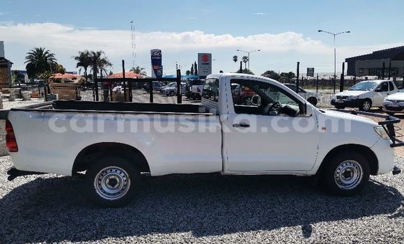Tenga Tsaru Toyota Hilux Chena Mota in Beitbridge in Matabeleland South Tenga Tsaru Toyota Hilux Chena Mota in Beitbridge in Matabeleland South