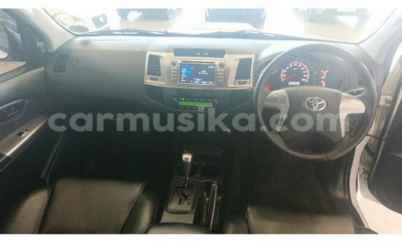 Acheter Occasion Voiture Toyota Hilux Blanc à Beitbridge, Matabeleland South Acheter Occasion Voiture Toyota Hilux Blanc à Beitbridge, Matabeleland South