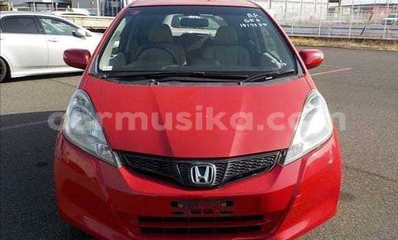 Nunua Imported Honda Fit Nyekundu Gari ndani ya Beitbridge nchini Matabeleland Kusini