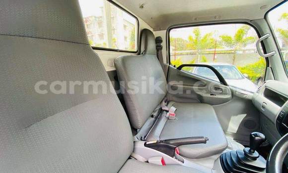 Tenga Tsaru Toyota Dyna Chena Rori in Beitbridge in Matabeleland South Tenga Tsaru Toyota Dyna Chena Rori in Beitbridge in Matabeleland South