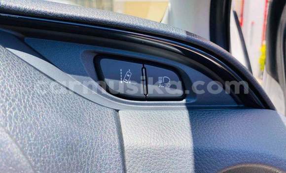 Acheter Occasion Voiture Toyota Vitz Blanc à Bulawayo, Bulawayo Acheter Occasion Voiture Toyota Vitz Blanc à Bulawayo, Bulawayo