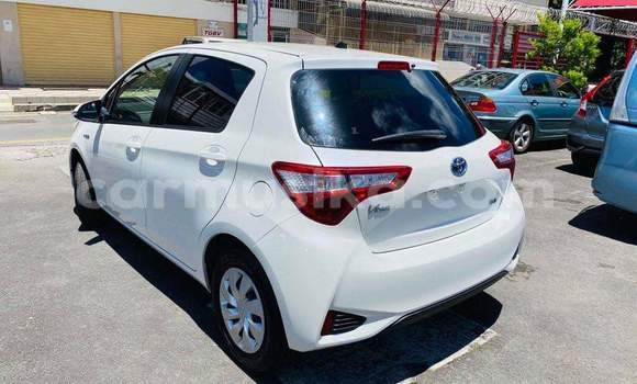 Acheter Occasion Voiture Toyota Vitz Blanc à Bulawayo, Bulawayo Acheter Occasion Voiture Toyota Vitz Blanc à Bulawayo, Bulawayo
