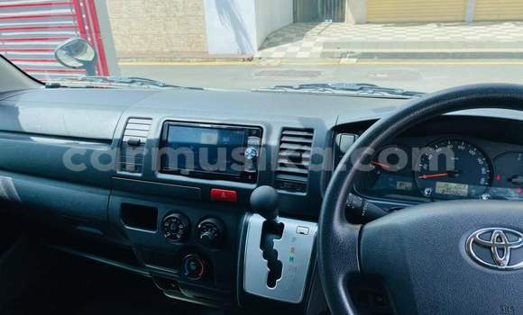 Buy Used Toyota Hiace Black Car in Beitbridge in Matabeleland South Buy Used Toyota Hiace Black Car in Beitbridge in Matabeleland South