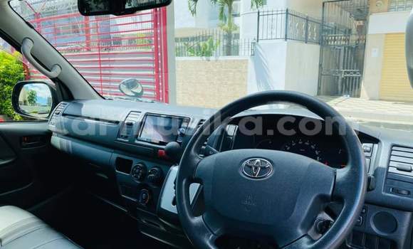 Buy Used Toyota Hiace Black Car in Beitbridge in Matabeleland South Buy Used Toyota Hiace Black Car in Beitbridge in Matabeleland South
