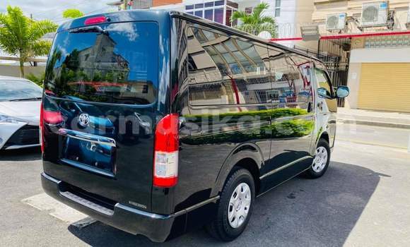 Buy Used Toyota Hiace Black Car in Beitbridge in Matabeleland South Buy Used Toyota Hiace Black Car in Beitbridge in Matabeleland South