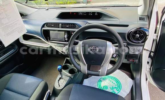 Tenga Tsaru Toyota Aqua Chena Mota in Gweru in Midlands Tenga Tsaru Toyota Aqua Chena Mota in Gweru in Midlands