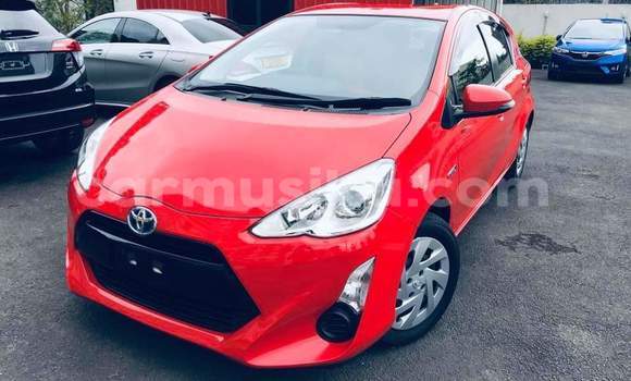 Tenga Tsaru Toyota Aqua Tsvuku Mota in Beitbridge in Matabeleland South