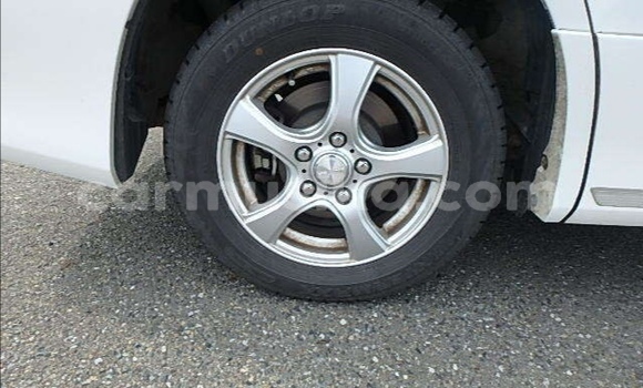 Acheter Occasion Voiture Toyota Voxy Blanc à Beitbridge, Matabeleland South Acheter Occasion Voiture Toyota Voxy Blanc à Beitbridge, Matabeleland South