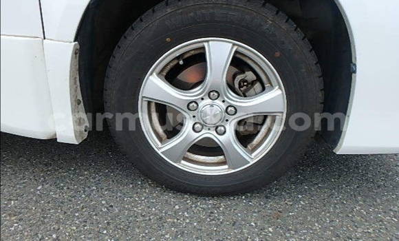 Acheter Occasion Voiture Toyota Voxy Blanc à Beitbridge, Matabeleland South Acheter Occasion Voiture Toyota Voxy Blanc à Beitbridge, Matabeleland South