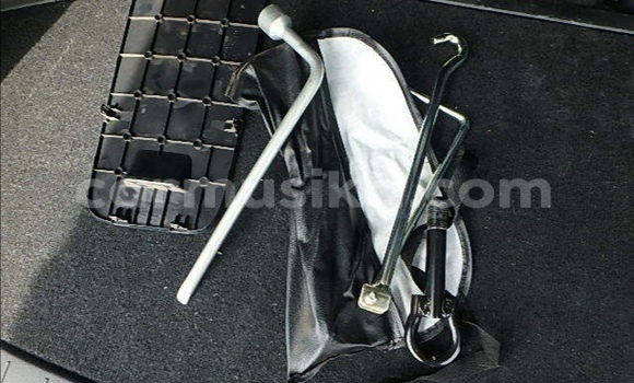 Acheter Occasion Voiture Toyota Voxy Blanc à Beitbridge, Matabeleland South Acheter Occasion Voiture Toyota Voxy Blanc à Beitbridge, Matabeleland South