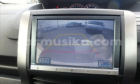 Acheter Occasion Voiture Toyota Voxy Blanc à Beitbridge, Matabeleland South Acheter Occasion Voiture Toyota Voxy Blanc à Beitbridge, Matabeleland South