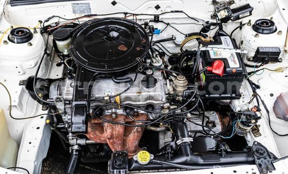 Acheter Occasion Voiture Mazda 323 Blanc à Beitbridge, Matabeleland South Acheter Occasion Voiture Mazda 323 Blanc à Beitbridge, Matabeleland South