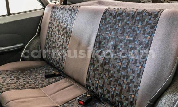 Acheter Occasion Voiture Mazda 323 Blanc à Beitbridge, Matabeleland South Acheter Occasion Voiture Mazda 323 Blanc à Beitbridge, Matabeleland South