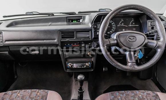 Acheter Occasion Voiture Mazda 323 Blanc à Beitbridge, Matabeleland South Acheter Occasion Voiture Mazda 323 Blanc à Beitbridge, Matabeleland South