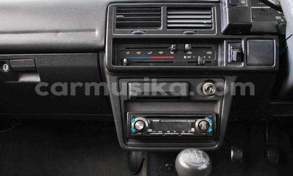 Acheter Occasion Voiture Mazda 323 Blanc à Beitbridge, Matabeleland South Acheter Occasion Voiture Mazda 323 Blanc à Beitbridge, Matabeleland South