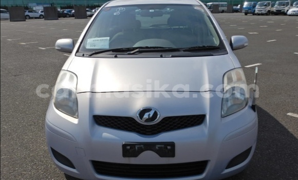 Buy Used Toyota Vitz Blue Car in Beitbridge in Matabeleland South