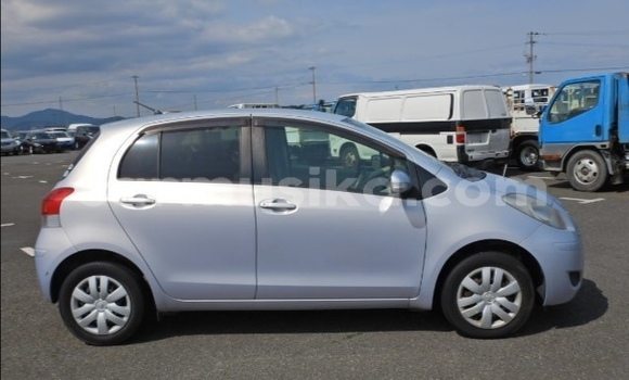 Acheter Occasion Voiture Toyota Vitz Bleu à Beitbridge, Matabeleland South Acheter Occasion Voiture Toyota Vitz Bleu à Beitbridge, Matabeleland South