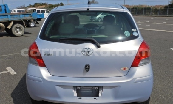 Acheter Occasion Voiture Toyota Vitz Bleu à Beitbridge, Matabeleland South Acheter Occasion Voiture Toyota Vitz Bleu à Beitbridge, Matabeleland South
