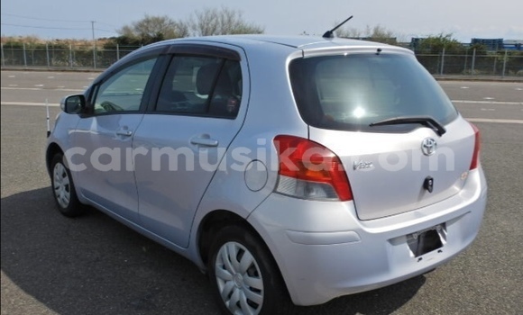Acheter Occasion Voiture Toyota Vitz Bleu à Beitbridge, Matabeleland South Acheter Occasion Voiture Toyota Vitz Bleu à Beitbridge, Matabeleland South