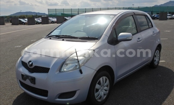 Acheter Occasion Voiture Toyota Vitz Bleu à Beitbridge, Matabeleland South Acheter Occasion Voiture Toyota Vitz Bleu à Beitbridge, Matabeleland South
