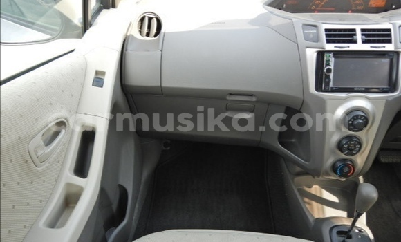 Acheter Occasion Voiture Toyota Vitz Bleu à Beitbridge, Matabeleland South Acheter Occasion Voiture Toyota Vitz Bleu à Beitbridge, Matabeleland South