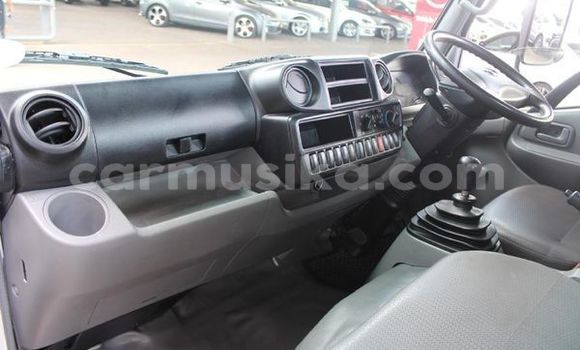 Acheter Occasion Voiture Toyota Dyna Blanc à Beitbridge, Matabeleland South Acheter Occasion Voiture Toyota Dyna Blanc à Beitbridge, Matabeleland South