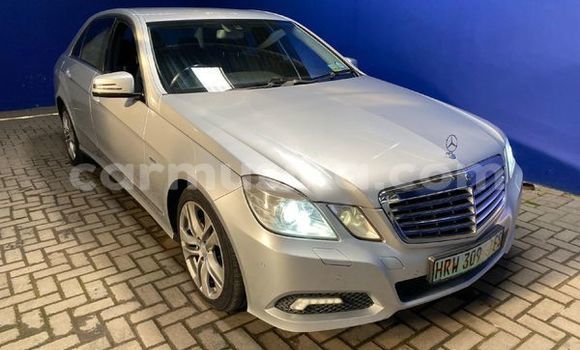 Buy Used Mercedes‒Benz E-klasse Silver Car in Beitbridge in Matabeleland South Buy Used Mercedes‒Benz E-klasse Silver Car in Beitbridge in Matabeleland South