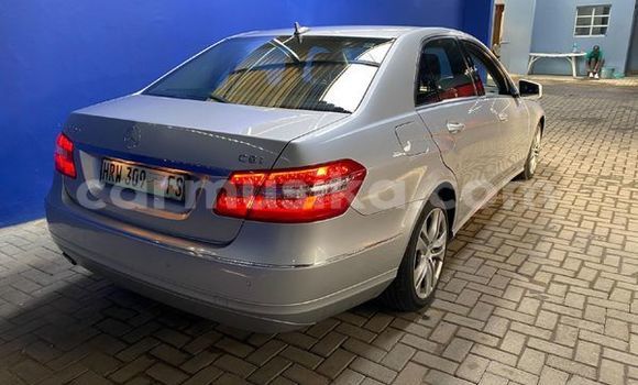 Tenga Tsaru Mercedes‒Benz E-klasse Sirivha Mota in Beitbridge in Matabeleland South Tenga Tsaru Mercedes‒Benz E-klasse Sirivha Mota in Beitbridge in Matabeleland South