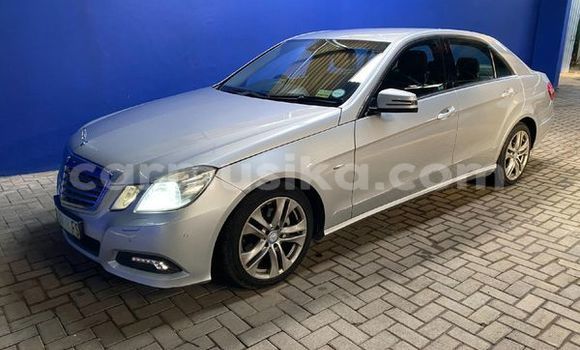 Tenga Tsaru Mercedes‒Benz E-klasse Sirivha Mota in Beitbridge in Matabeleland South Tenga Tsaru Mercedes‒Benz E-klasse Sirivha Mota in Beitbridge in Matabeleland South