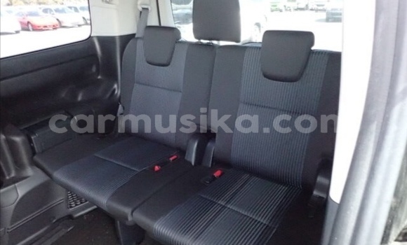 Tenga Tsaru Toyota Voxy Nhema Mota in Beitbridge in Matabeleland South Tenga Tsaru Toyota Voxy Nhema Mota in Beitbridge in Matabeleland South