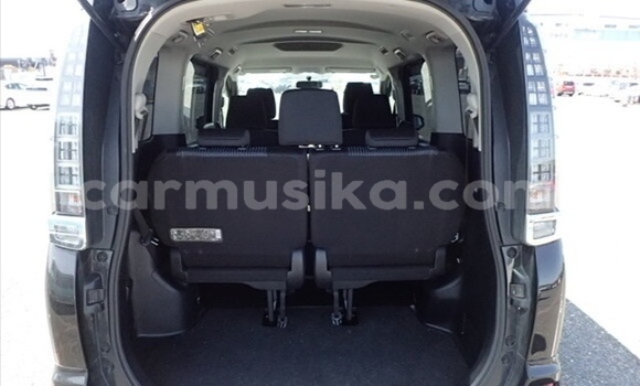 Tenga Tsaru Toyota Voxy Nhema Mota in Beitbridge in Matabeleland South Tenga Tsaru Toyota Voxy Nhema Mota in Beitbridge in Matabeleland South