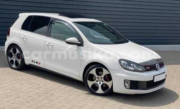 Tenga Tsaru Volkswagen Golf Chena Mota in Beitbridge in Matabeleland South
