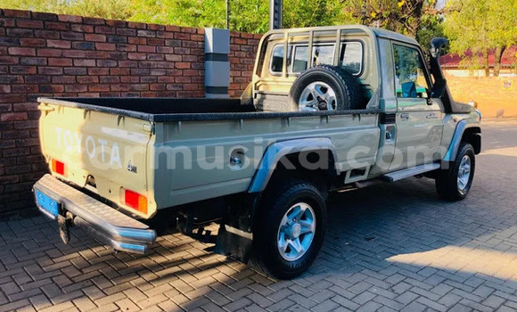 Acheter Occasion Voiture Toyota Land Cruiser Marron à Beitbridge, Matabeleland South