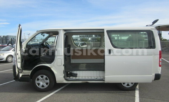 Acheter Occasion Voiture Toyota Hiace Blanc à Beitbridge, Matabeleland South Acheter Occasion Voiture Toyota Hiace Blanc à Beitbridge, Matabeleland South