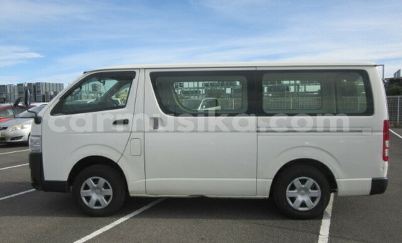 Acheter Occasion Voiture Toyota Hiace Blanc à Beitbridge, Matabeleland South Acheter Occasion Voiture Toyota Hiace Blanc à Beitbridge, Matabeleland South
