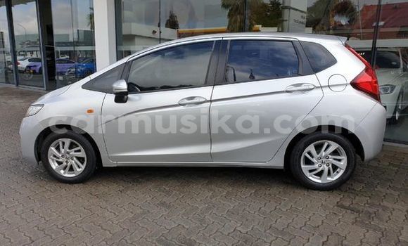 Nunua Ilio tumika Honda Jazz Fedha Gari ndani ya Beitbridge nchini Matabeleland Kusini Nunua Ilio tumika Honda Jazz Fedha Gari ndani ya Beitbridge nchini Matabeleland Kusini